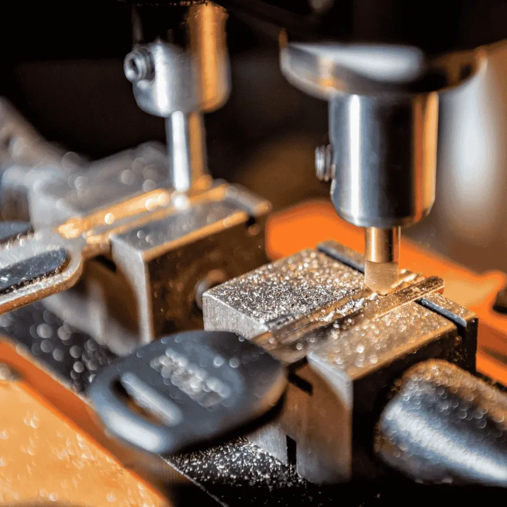 ช่างกุญแจรถยนต์ใกล้ฉัน ในเมืองอุดรธานี: บริการครบวงจร คลายทุกปัญหากุญแจรถ